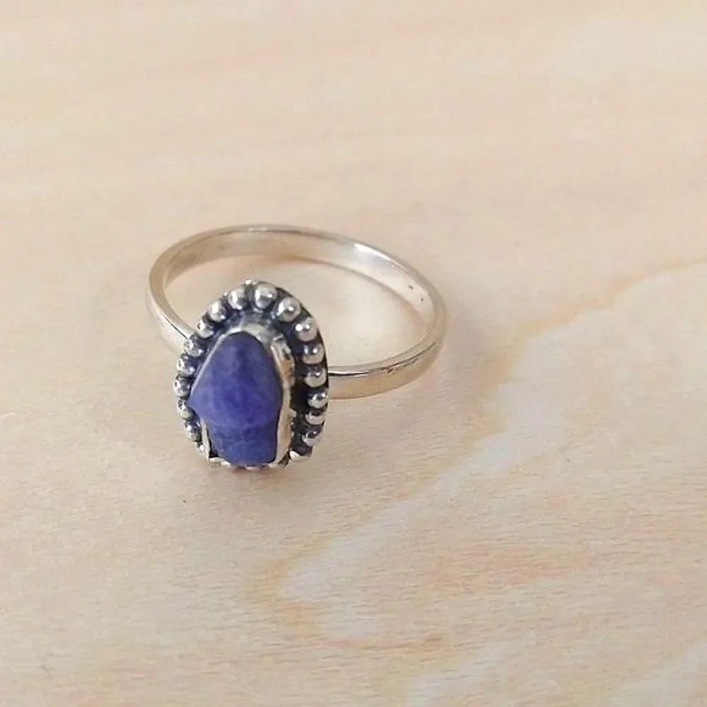 Tanzanite Solitaire Ring - Picture 5 of 11